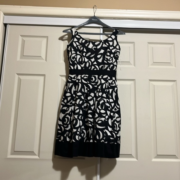 Pretty dress - Picture 2 of 2